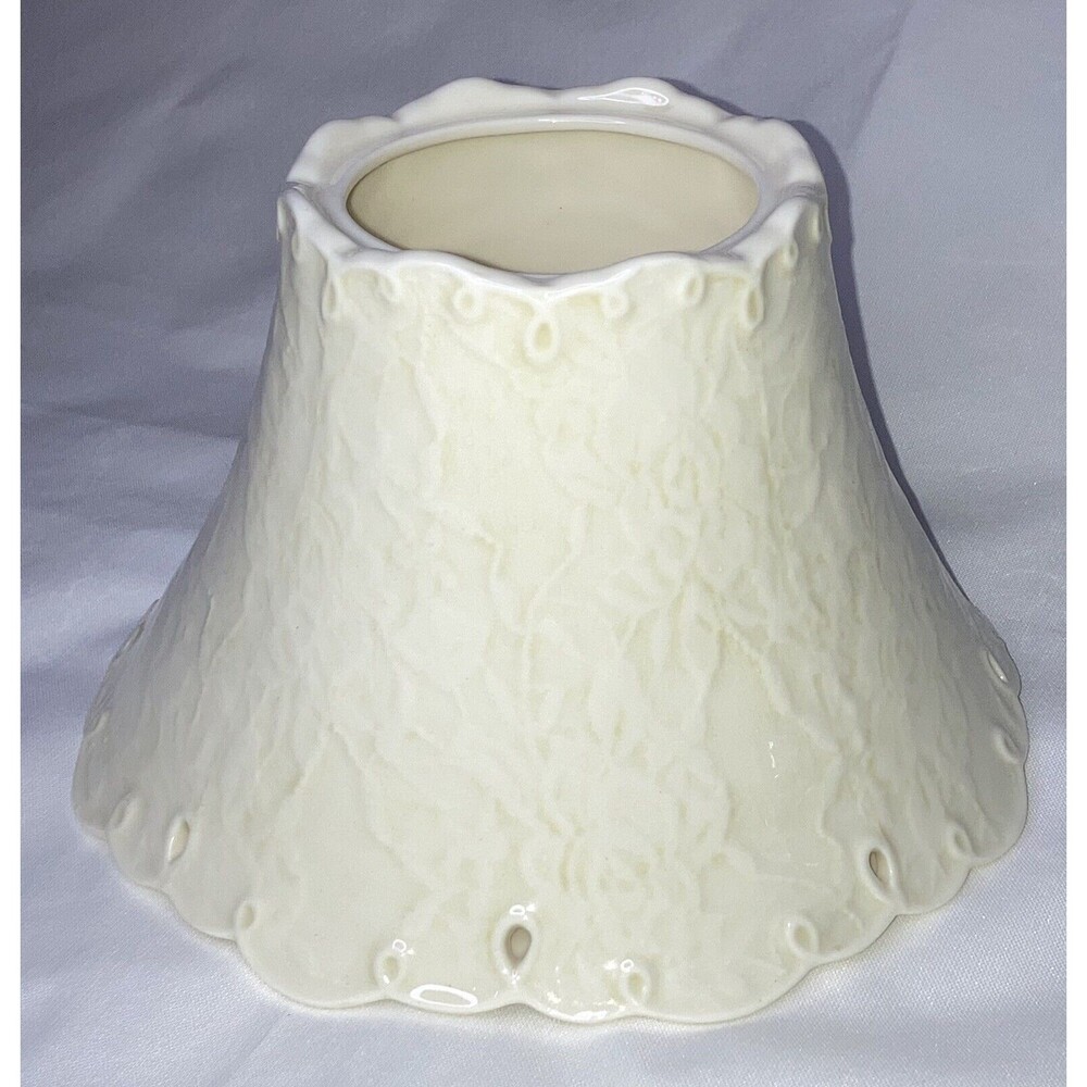 Yankee Candle Large Jar Porcelain Topper "Lace Eyelet" Beige w/Light Green Wash